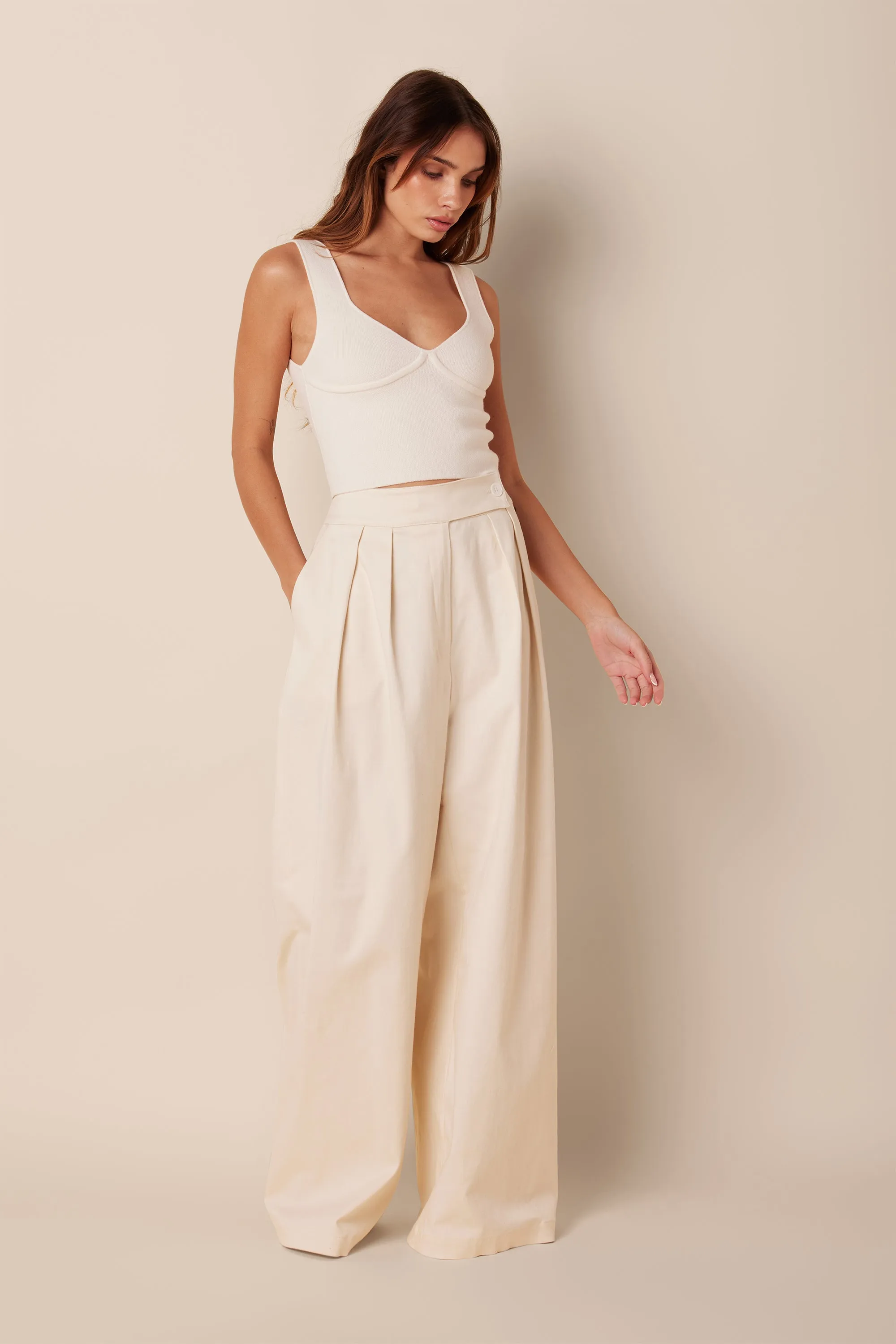 BROOKLYN HIGH RISE PLEATED TWILL PANT | GARDENIA